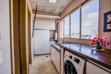 Apartamento à venda com 154m², 3 quartos e 2 vagas Apartamento à venda com 154m², 3 quartos e 2 vagasÁrea de Serviço