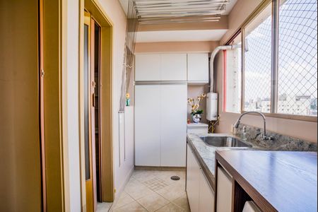 Apartamento à venda com 154m², 3 quartos e 2 vagas Apartamento à venda com 154m², 3 quartos e 2 vagasÁrea de Serviço