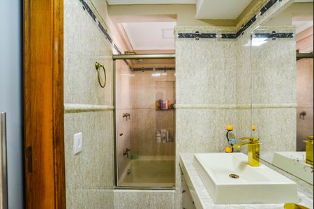 Apartamento à venda com 154m², 3 quartos e 2 vagas Apartamento à venda com 154m², 3 quartos e 2 vagasBanheiro da Suíte