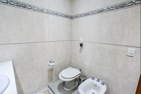Apartamento à venda com 154m², 3 quartos e 2 vagas Apartamento à venda com 154m², 3 quartos e 2 vagasBanheiro Social