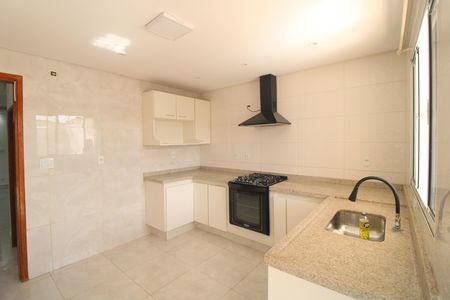 Casa para alugar com 70m², 2 quartos e 2 vagasCozinha