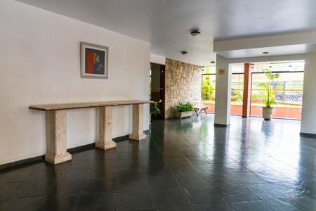 Apartamento para alugar com 75m², 3 quartos e 2 vagasHall social