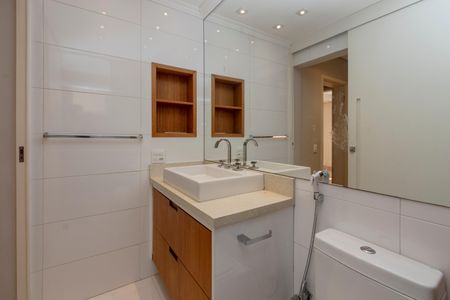 Apartamento para alugar com 189m², 4 quartos e 3 vagas Apartamento para alugar com 189m², 4 quartos e 3 vagasBanheiro da Suíte 3