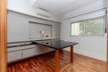 Apartamento para alugar com 189m², 4 quartos e 3 vagas Apartamento para alugar com 189m², 4 quartos e 3 vagasQuarto