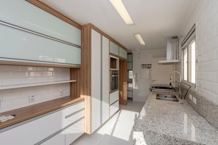 Apartamento para alugar com 189m², 4 quartos e 3 vagas Apartamento para alugar com 189m², 4 quartos e 3 vagasCozinha