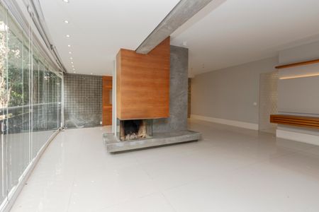 Apartamento para alugar com 189m², 4 quartos e 3 vagas Apartamento para alugar com 189m², 4 quartos e 3 vagasSala