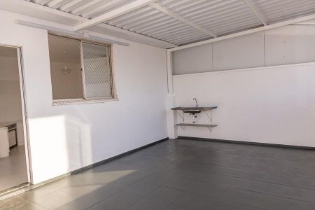 Apartamento para alugar com 102m², 2 quartos e 2 vagasPiso Superior-Varanda