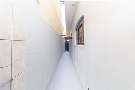 Corredor de casa para alugar com 3 quartos, 189m² em Vila Nova Curuçá, São Paulo