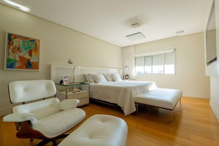 Apartamento à venda com 2 quartos, 237m² em Vila Nova Conceição, São Paulo