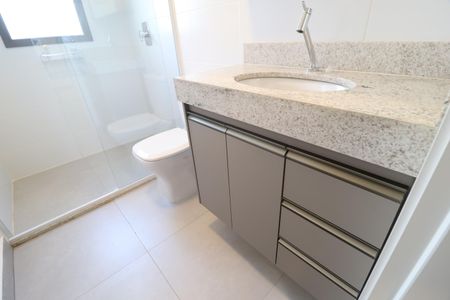 Apartamento para alugar com 115m², 3 quartos e 2 vagasBanheiro do Quarto 1