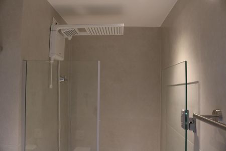 Banheiro de kitnet/studio para alugar com 1 quarto, 32m² em Pompeia, São Paulo