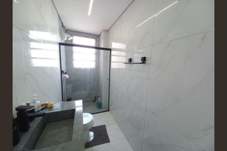 Banheiro de apartamento para alugar com 1 quarto, 26m² em Centro, São Vicente