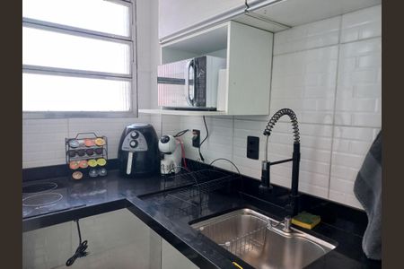 Cozinha de apartamento para alugar com 1 quarto, 26m² em Centro, São Vicente
