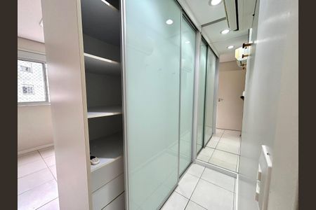 Apartamento para alugar com 69m², 2 quartos e 1 vagaSuíte closet 