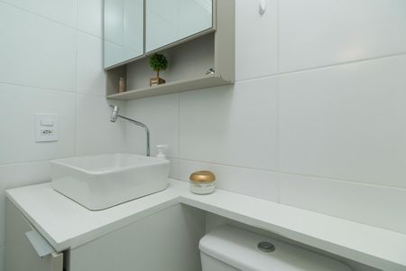 Apartamento à venda com 42m², 2 quartos e 1 vaga Apartamento à venda com 42m², 2 quartos e 1 vagaBanheiro