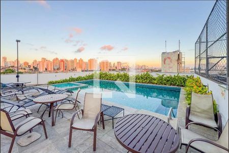 Apartamento à venda com 36m², 2 quartos e sem vagaÁrea comum - Piscina