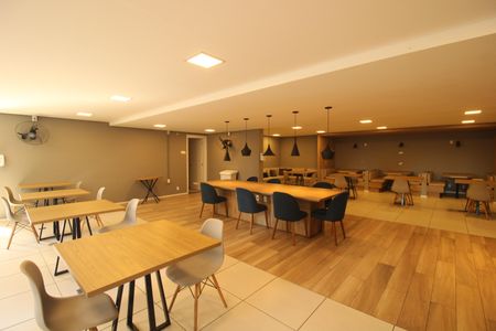 Apartamento à venda com 36m², 2 quartos e sem vagaÁrea comum - Salão de festas