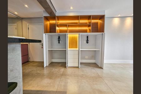 Sala de apartamento para alugar com 1 quarto, 50m² em Brooklin, São Paulo