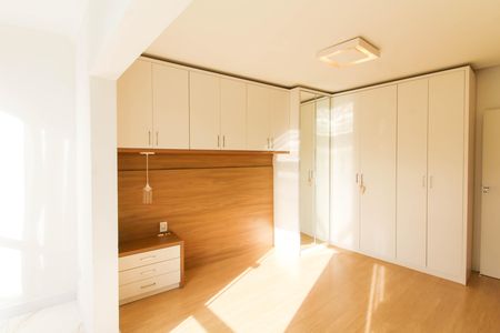 Casa para alugar com 154m², 3 quartos e 2 vagasSuíte