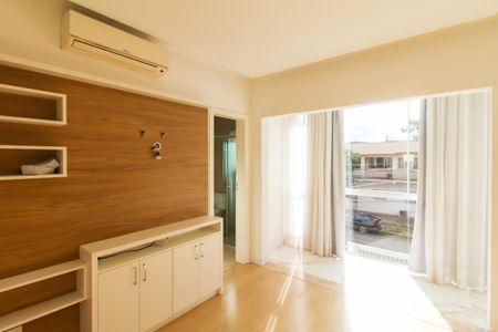 Casa para alugar com 154m², 3 quartos e 2 vagasSuíte