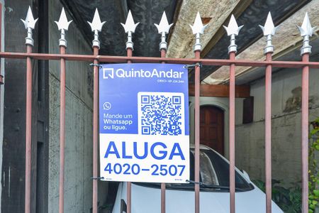 Casa para alugar com 70m², 2 quartos e 1 vaga Casa para alugar com 70m², 2 quartos e 1 vagaFachada