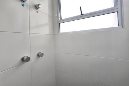 Apartamento para alugar com 46m², 2 quartos e 1 vaga Apartamento para alugar com 46m², 2 quartos e 1 vagaBanheiro