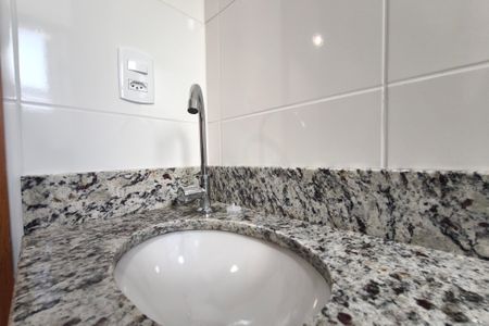 Apartamento para alugar com 46m², 2 quartos e 1 vaga Apartamento para alugar com 46m², 2 quartos e 1 vagaBanheiro