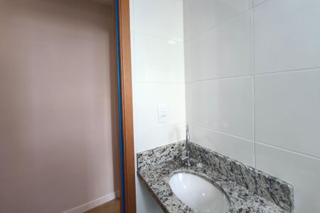 Apartamento para alugar com 46m², 2 quartos e 1 vaga Apartamento para alugar com 46m², 2 quartos e 1 vagaBanheiro