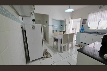 Casa à venda com 150m², 2 quartos e 6 vagasCozinha