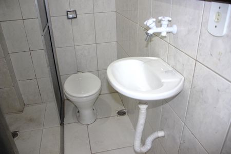 Banheiro de kitnet/studio à venda com 1 quarto, 27m² em Bela Vista, São Paulo