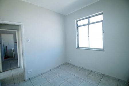 Quarto 2 de apartamento para alugar com 2 quartos, 63m² em Brás de Pina, Rio de Janeiro