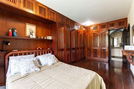 Casa à venda com 5 quartos, 252m² em Maria Paula, Niterói