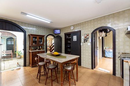 Casa à venda com 5 quartos, 252m² em Maria Paula, Niterói