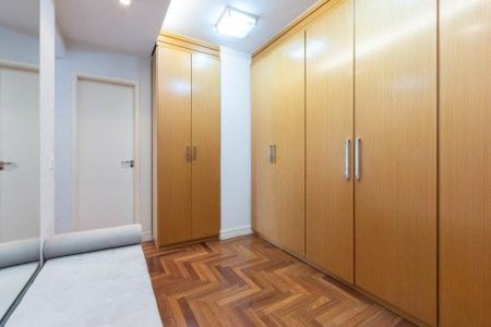 Apartamento à venda com 223m², 4 quartos e 4 vagas