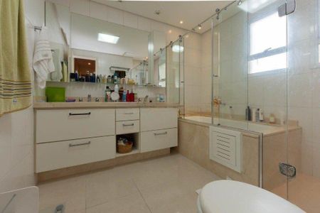 Apartamento à venda com 223m², 4 quartos e 4 vagas