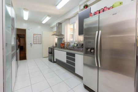 Apartamento à venda com 223m², 4 quartos e 4 vagas