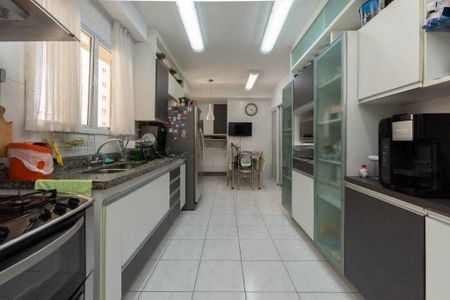 Apartamento à venda com 223m², 4 quartos e 4 vagas