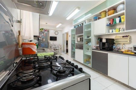 Apartamento à venda com 223m², 4 quartos e 4 vagas