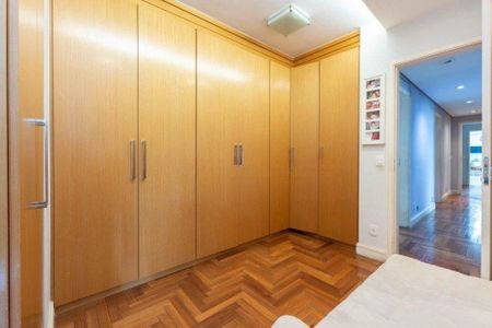 Apartamento à venda com 223m², 4 quartos e 4 vagas