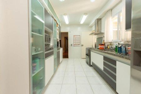 Apartamento à venda com 223m², 4 quartos e 4 vagas