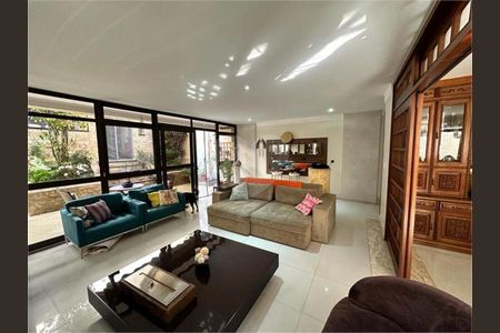 Casa à venda com 5 quartos, 353m² em Cursino, São Paulo