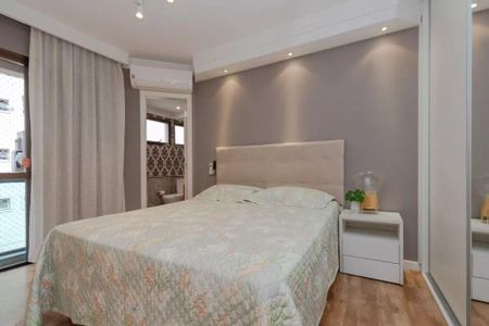 Apartamento para alugar com 121m², 4 quartos e 3 vagas