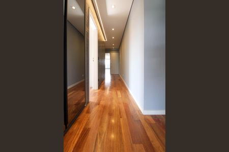 Apartamento para alugar com 252m², 3 quartos e 4 vagasCorredor Suítes