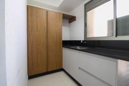 Apartamento para alugar com 252m², 3 quartos e 4 vagasÁrea de Serviço