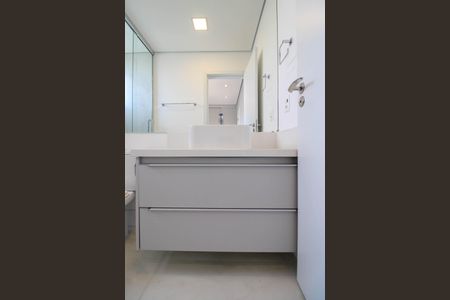 Apartamento para alugar com 252m², 3 quartos e 4 vagasBanheiro Suíte 1