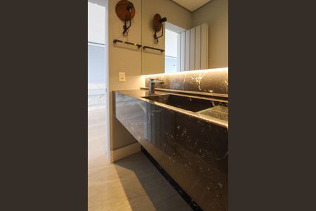 Apartamento para alugar com 252m², 3 quartos e 4 vagasLavabo