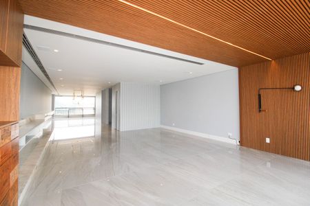 Apartamento para alugar com 252m², 3 quartos e 4 vagasSala