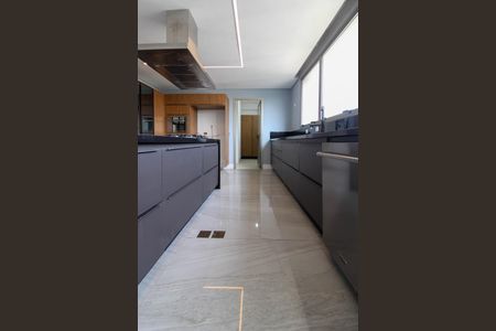 Apartamento para alugar com 252m², 3 quartos e 4 vagasCozinha 