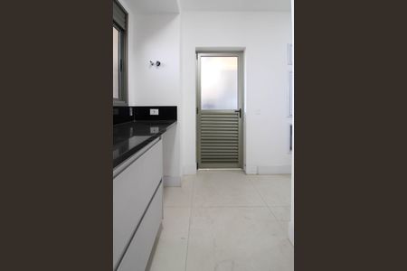 Apartamento para alugar com 252m², 3 quartos e 4 vagasÁrea de Serviço