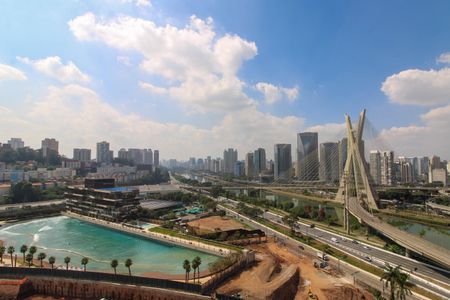 Apartamento para alugar com 252m², 3 quartos e 4 vagasVista Sala